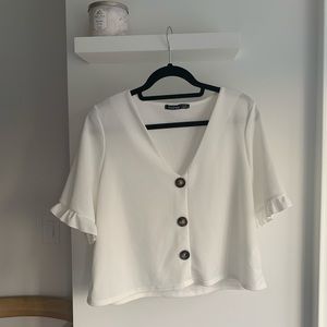 Boohoo white top with button detail size US 12 ✨